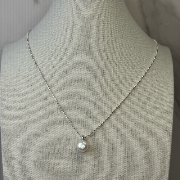 White Pearl Pendant with Silver Chain - Picture 5 of 5